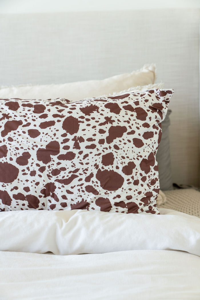 BROWN CATTLE | PILLOW CASE