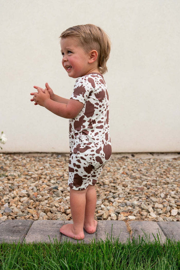 BROWN CATTLE | SHORT ZIPPER ONE PIECE