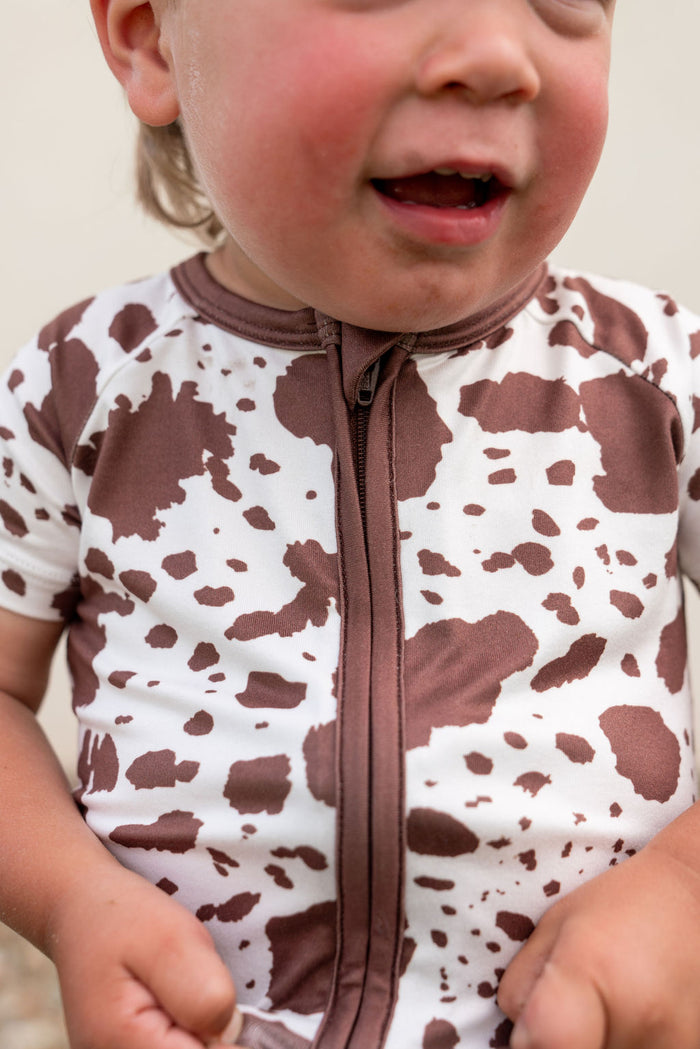 BROWN CATTLE | SHORT ZIPPER ONE PIECE