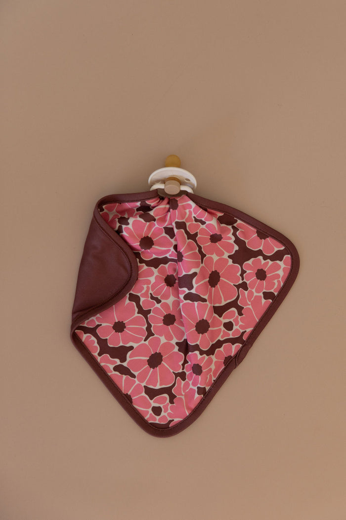 BROWN + PINK DAISIES | LOVIE
