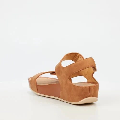 Butterfly Womens Delia 11 Sandal Tan | Butterfly
