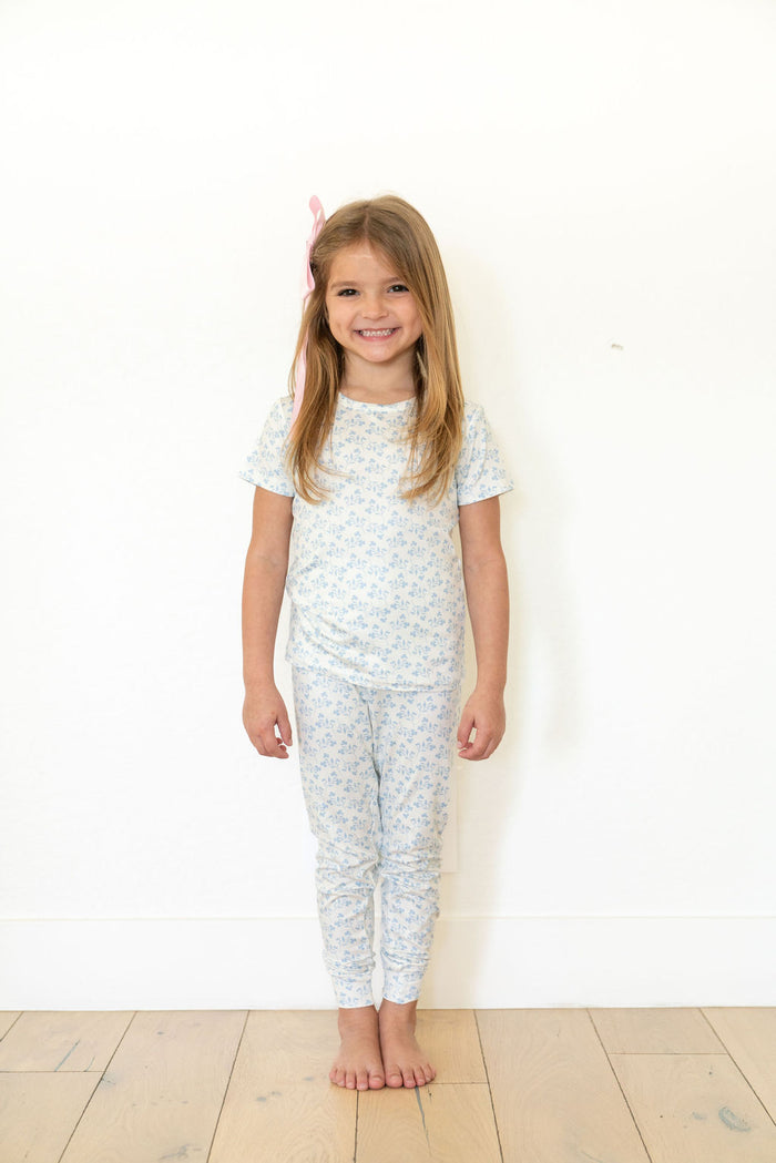 DAINTY BLUE FLORAL | SHORT SLEEVE