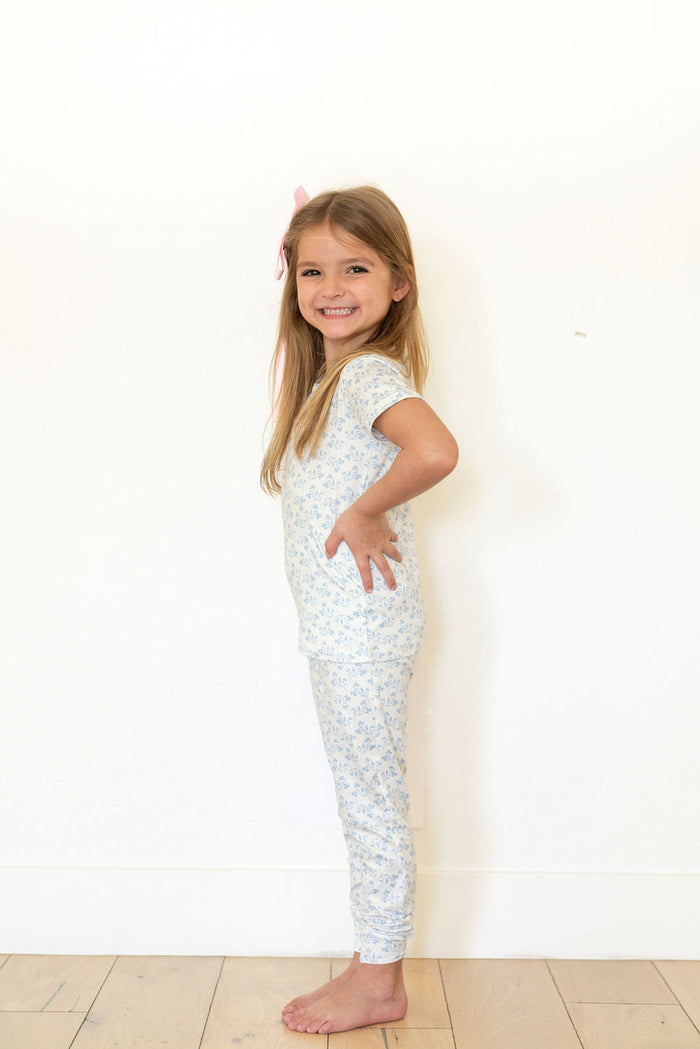 DAINTY BLUE FLORAL | SHORT SLEEVE