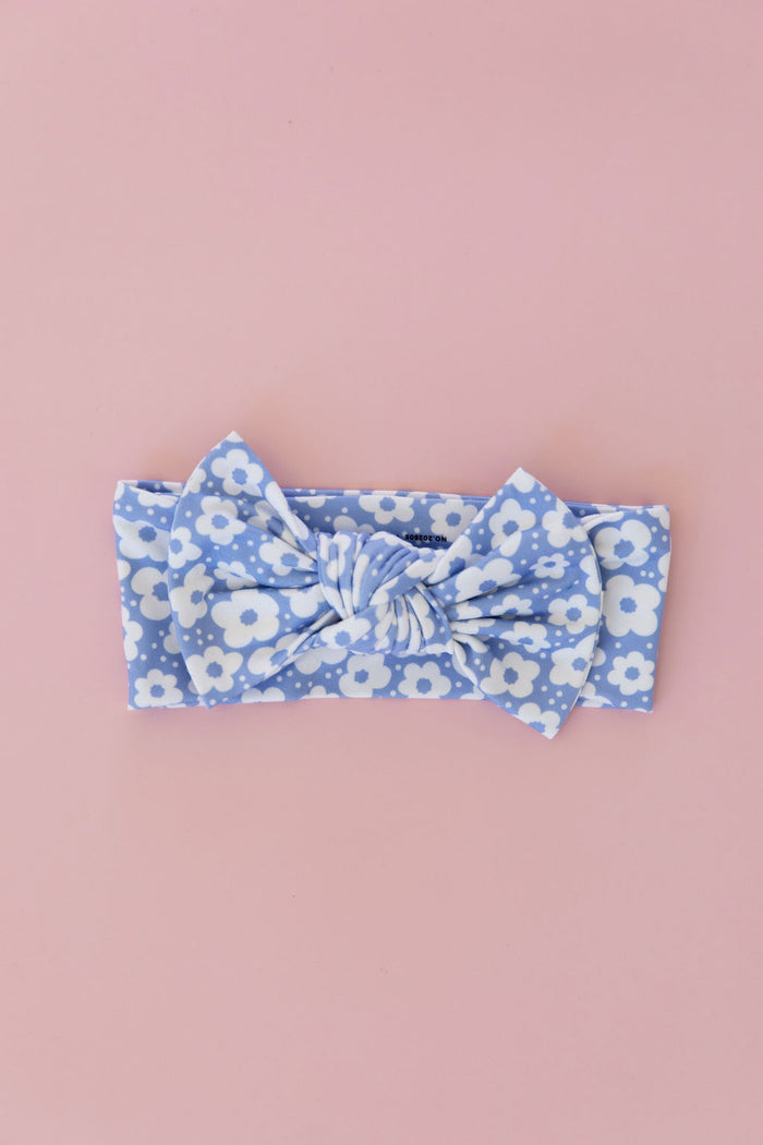 DUSTY BLUE DAISIES | BOW