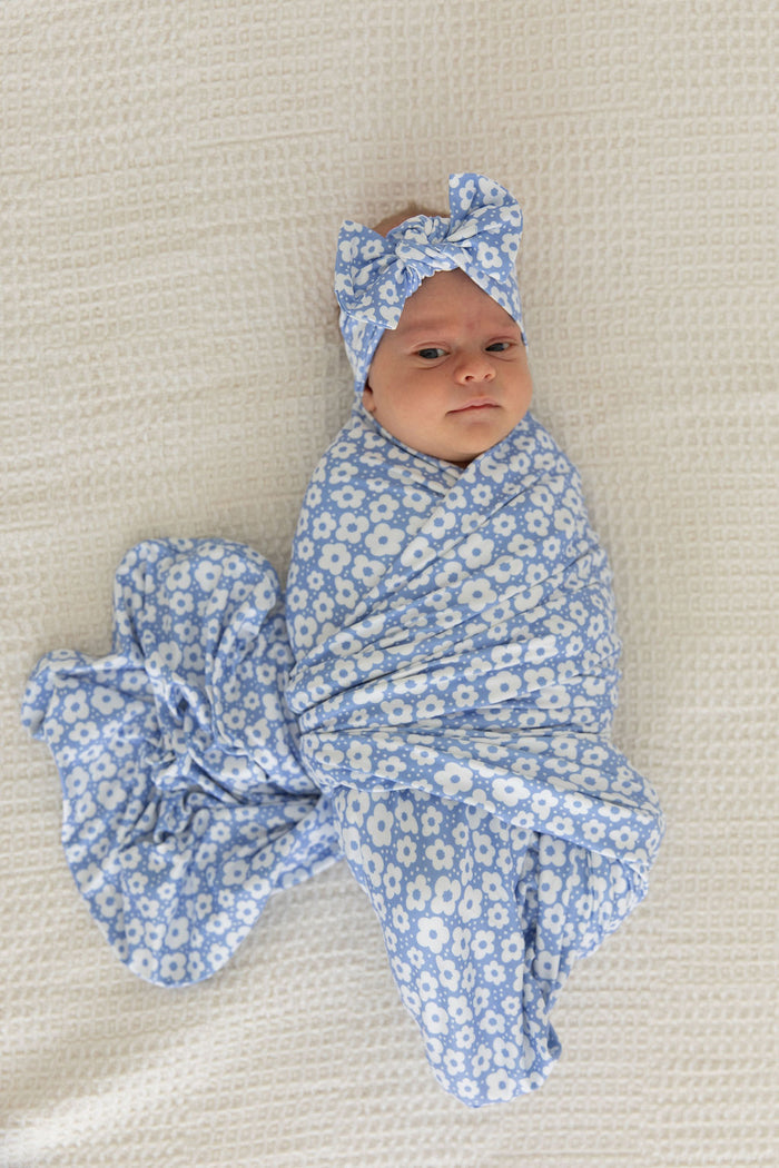 DUSTY BLUE DAISIES | SWADDLE