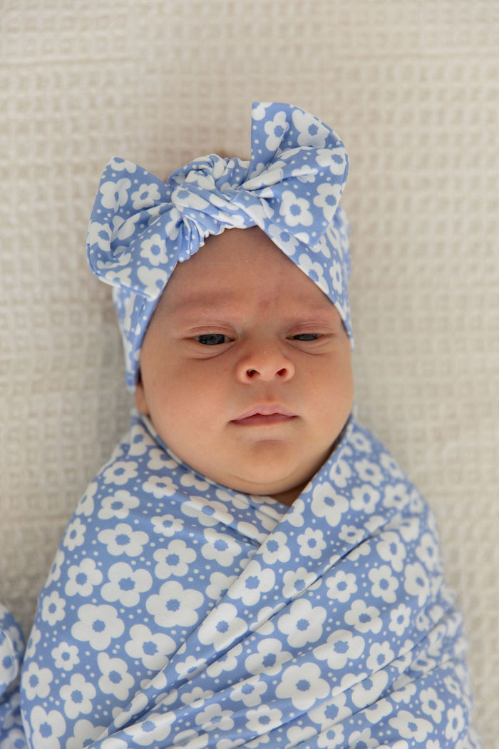 DUSTY BLUE DAISIES | SWADDLE