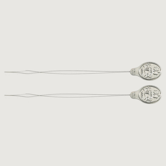 Information related to zippers, thread, and sewing.