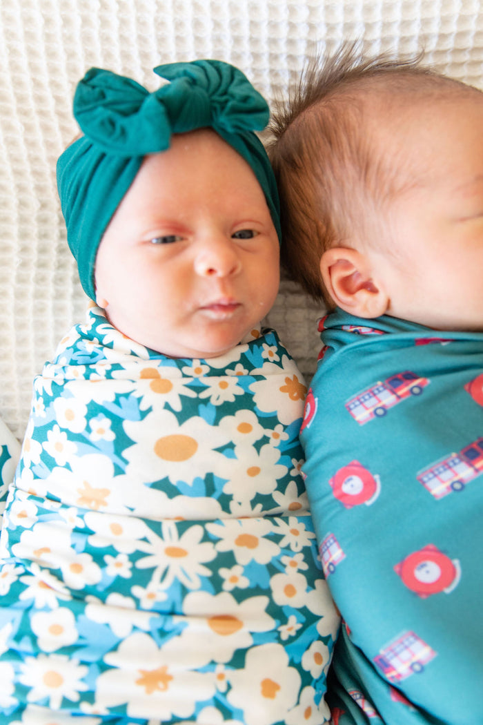 HUNTER GREEN DAISY | SWADDLE