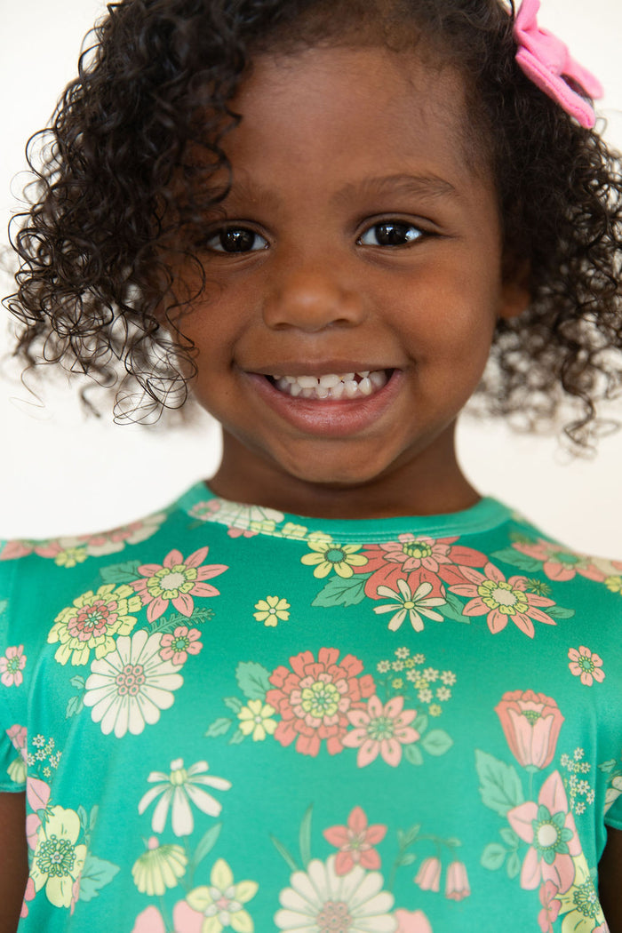 KELLY GREEN + PINK RETRO DAISIES | RUFFLE SHORT SET