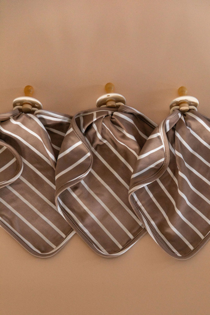 LIGHT MOCHA + WHITE STRIPE | LOVIE