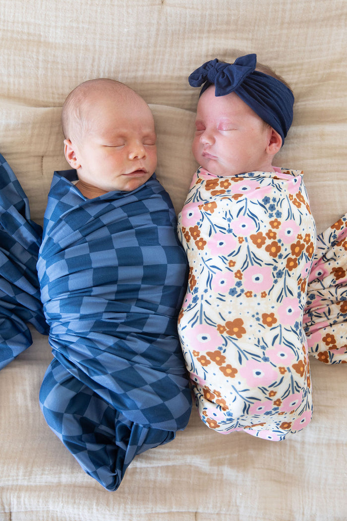 NAVY CHECKER | SWADDLE
