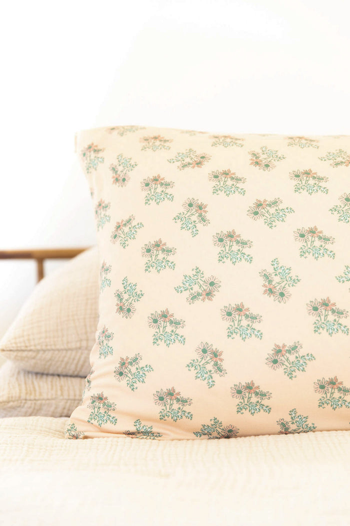 PALE PEACH DAISY FLORAL | PILLOW CASE