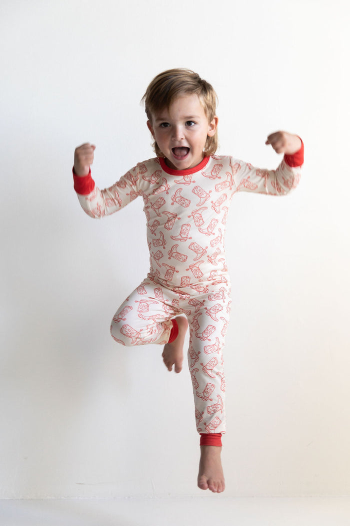 RED BOOTS | LONG SLEEVE