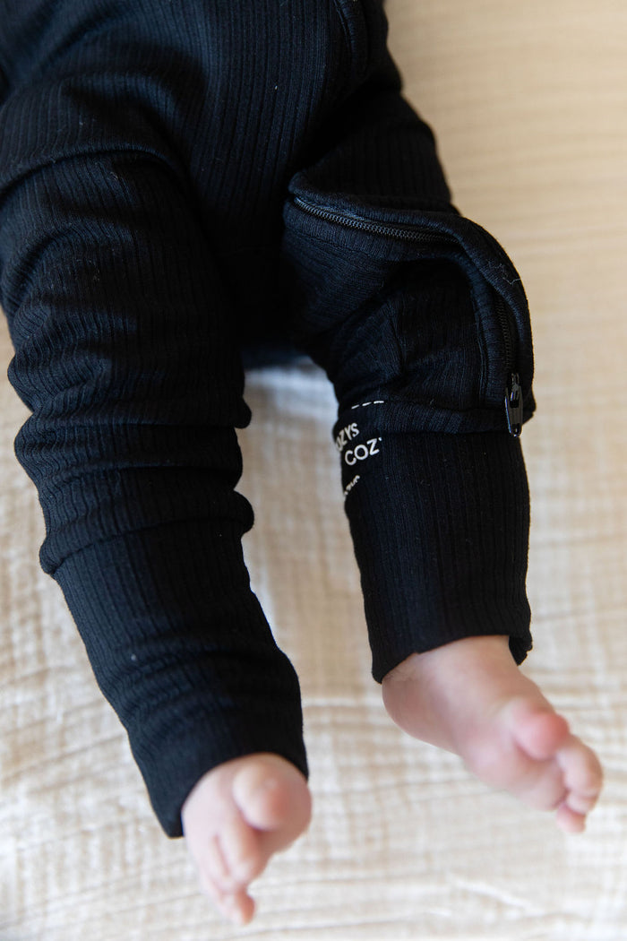 RIBBED SOLID BLACK | ZIPPER ONE PIECE