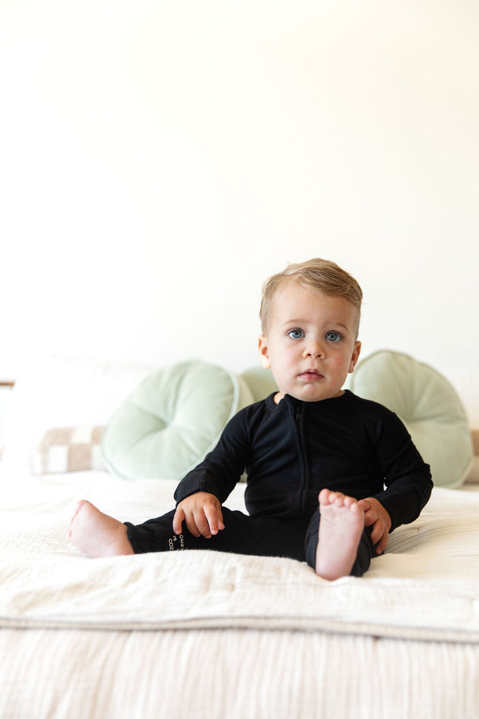 RIBBED SOLID BLACK | ZIPPER ONE PIECE