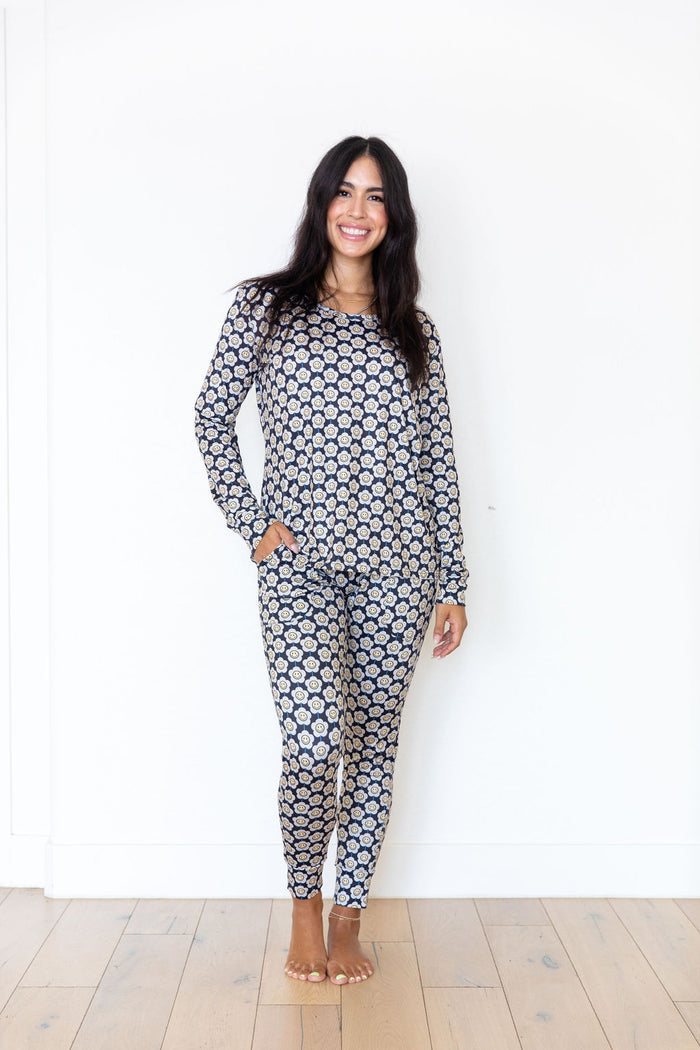 SMILEY GROOVY DAISY | WOMEN'S LONG SLEEVE